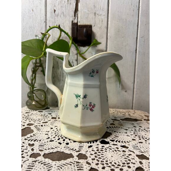 Vintage floral pitcher crazed and stained - Picture 1 of 10